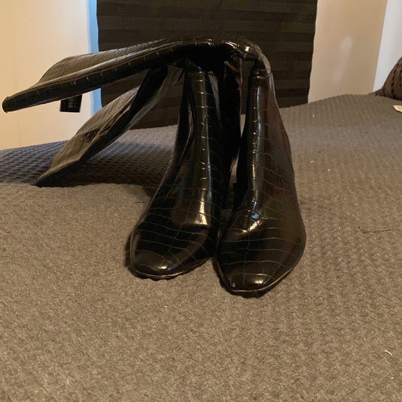 Black express crocodile heeled boots - Picture 2 of 4
